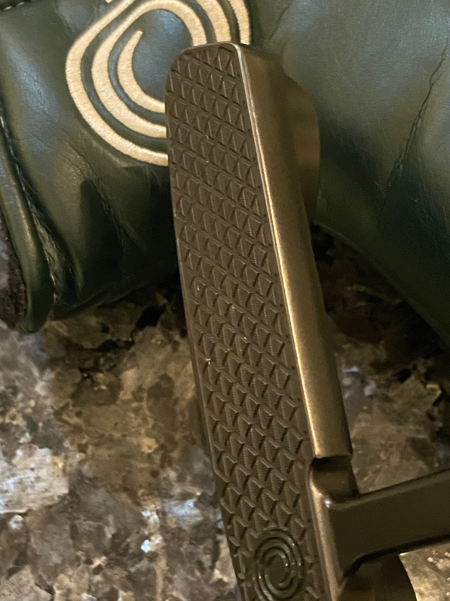 Odyssey Toulon Design Madison 2022 Putter / 34.0 Inches / Excellent Condition