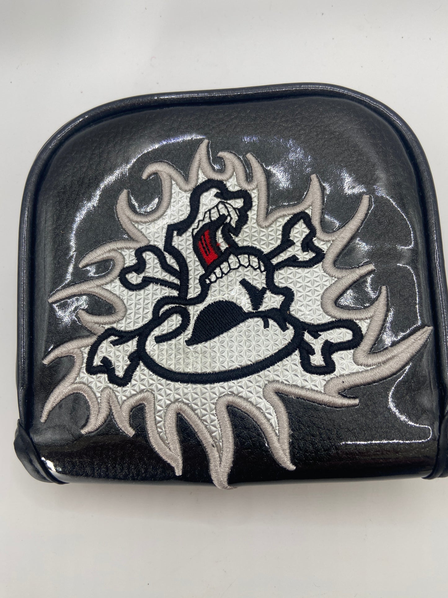 Golf Putter Headcover - For Mid-Mallet Putter - Raging Skull - Magnetic Closer