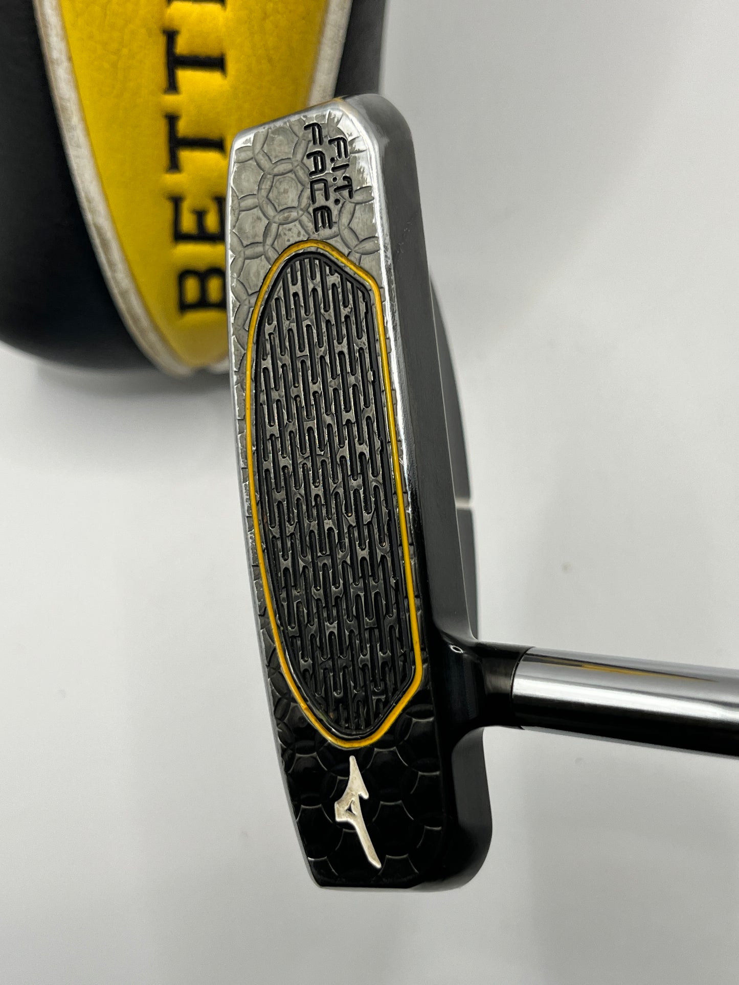 Mizuno Bettinardi BC3 Black Carbon Putter / 33 inch / With Original Headcover