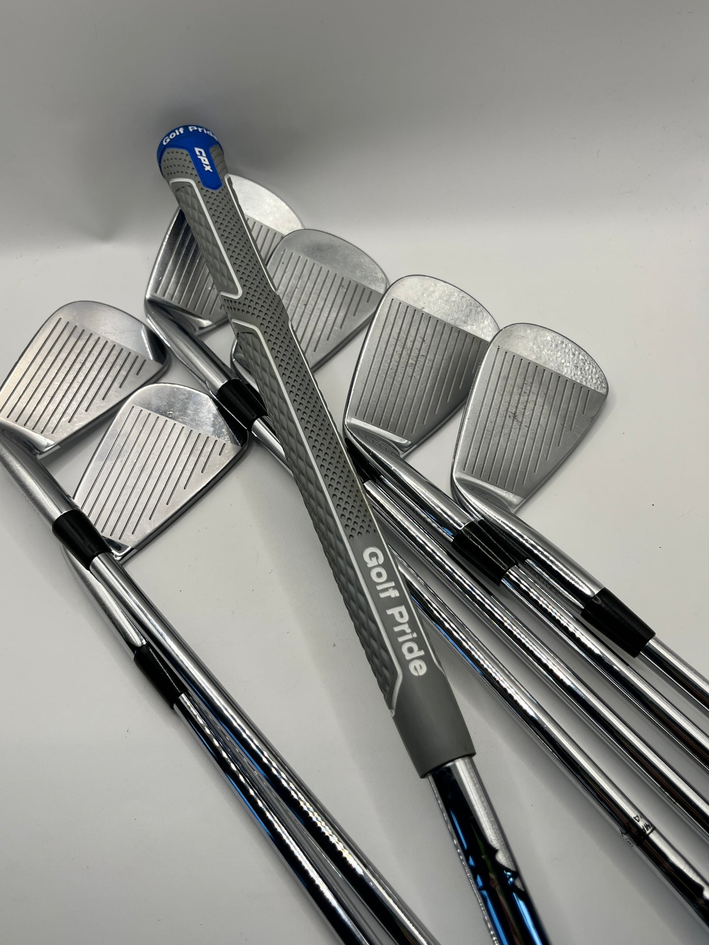 Mizuno MP5 Irons / R300 XP95 Shafts / 4-PW Iron Set