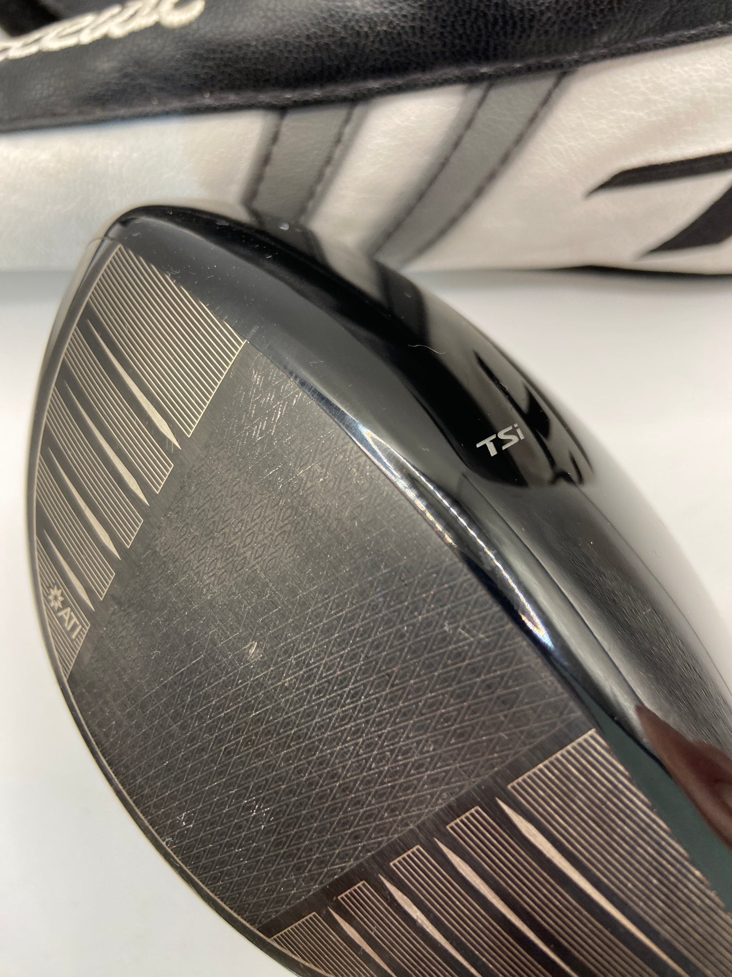 Titleist TSi3 Driver / 10 Degree / Head and Headcover Only