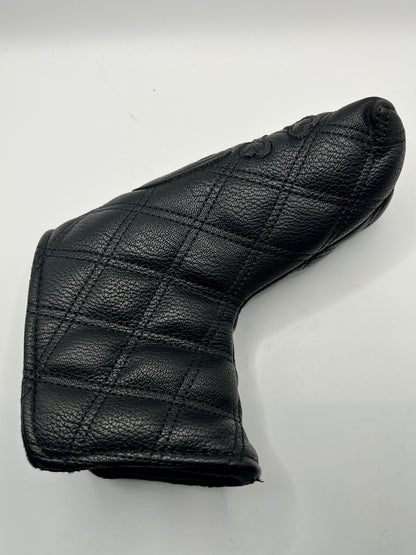 Blade Putter Cover - Skull and Crossbones - Magnetic Closer