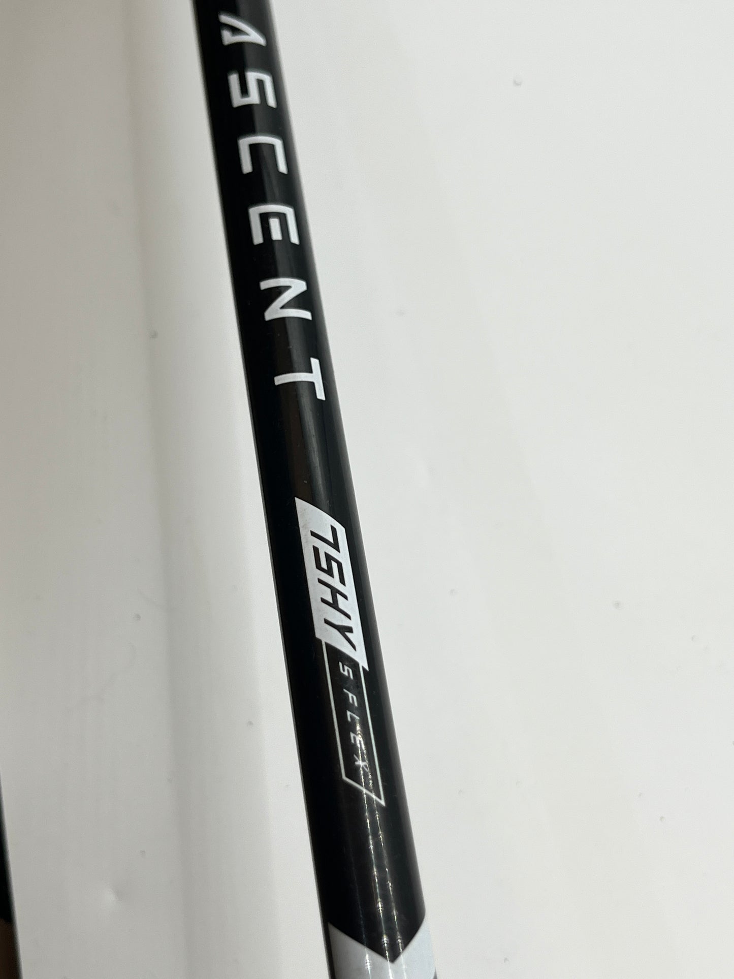 Taylormade Stealth DHY #4 Hybrid / 22 Degree / Stiff Flex Aldila Ascent Black