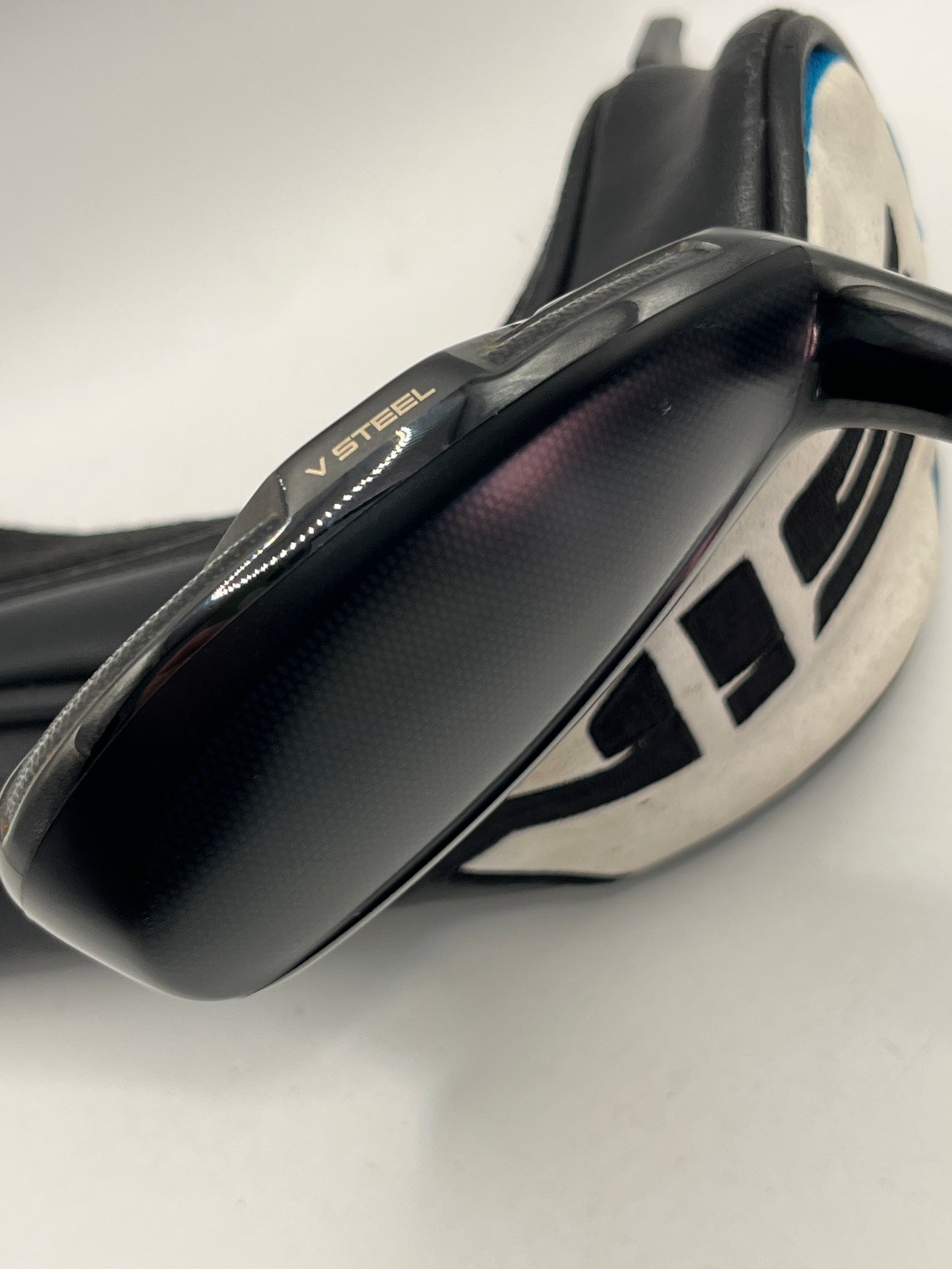 Taylormade SiM2 Rescue #3 Hybrid / 19.5 Degree / Stiff Flex / Tensei AV Blue 80HY