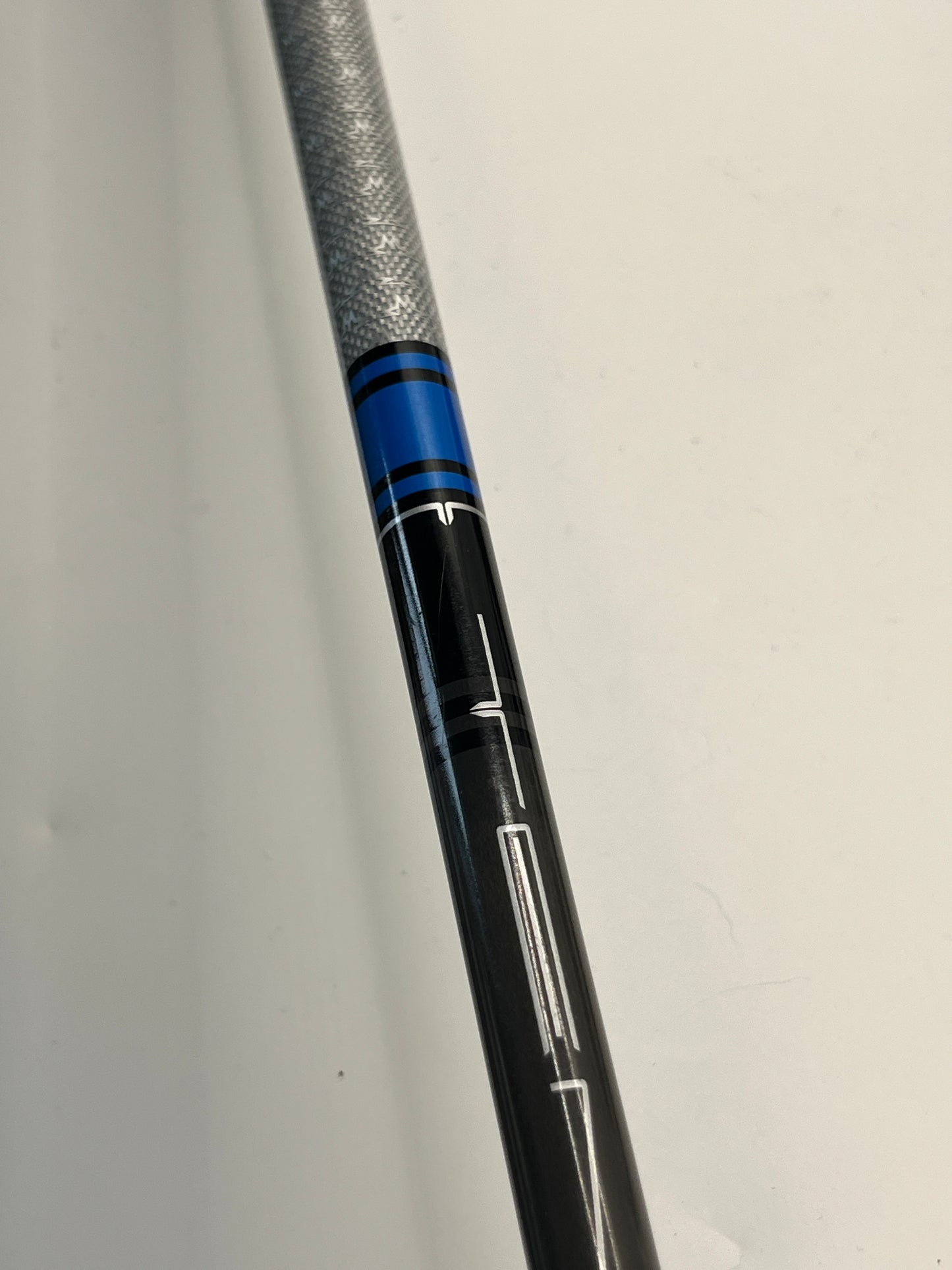 Taylormade SiM2 Rescue #3 Hybrid / 19.5 Degree / Stiff Flex / Tensei AV Blue 80HY