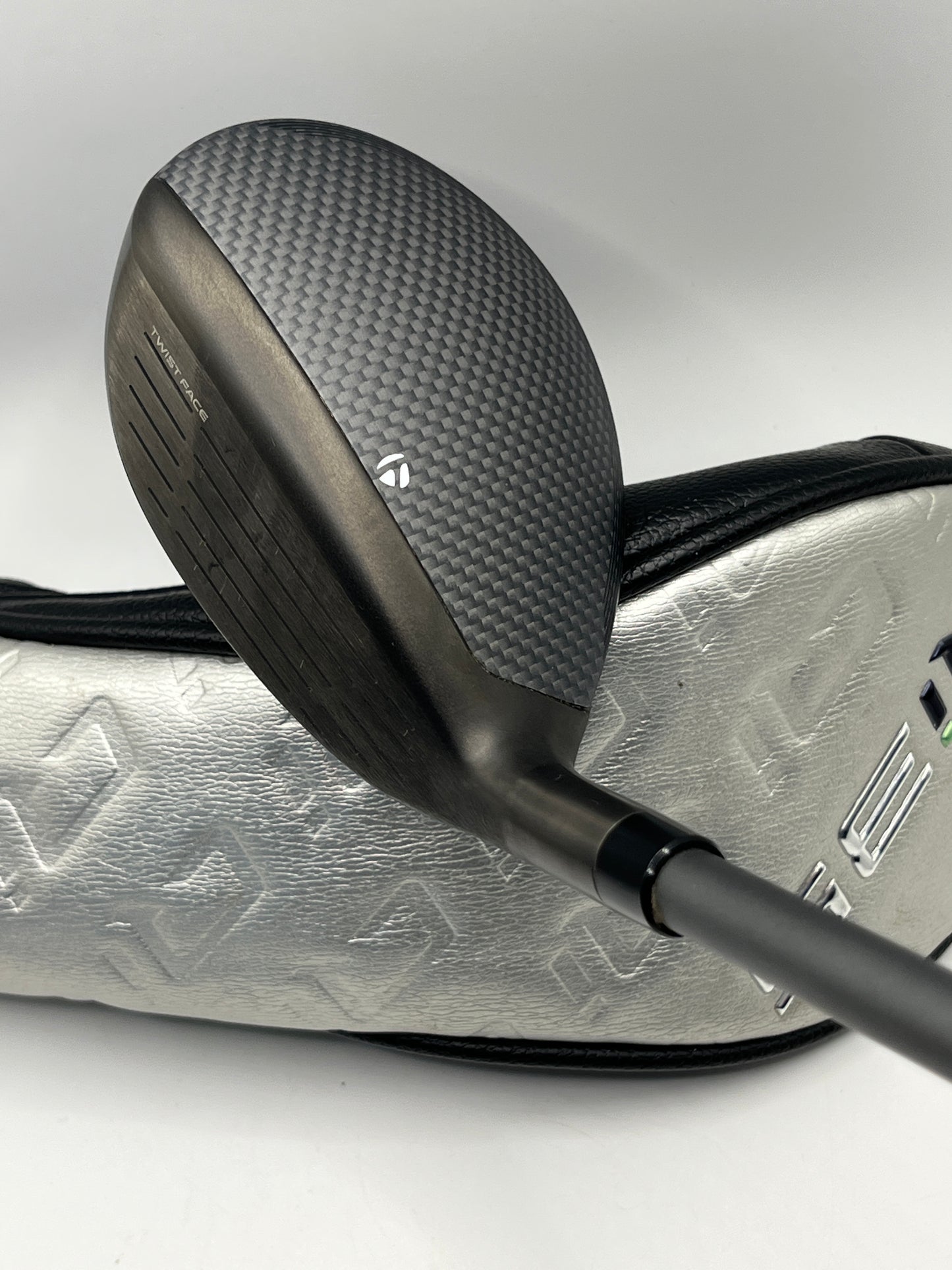 Taylormade Qi35 Max #4 Hybrid / 23 Degree / Regular Flex / Fujikura AirSpeeder 50