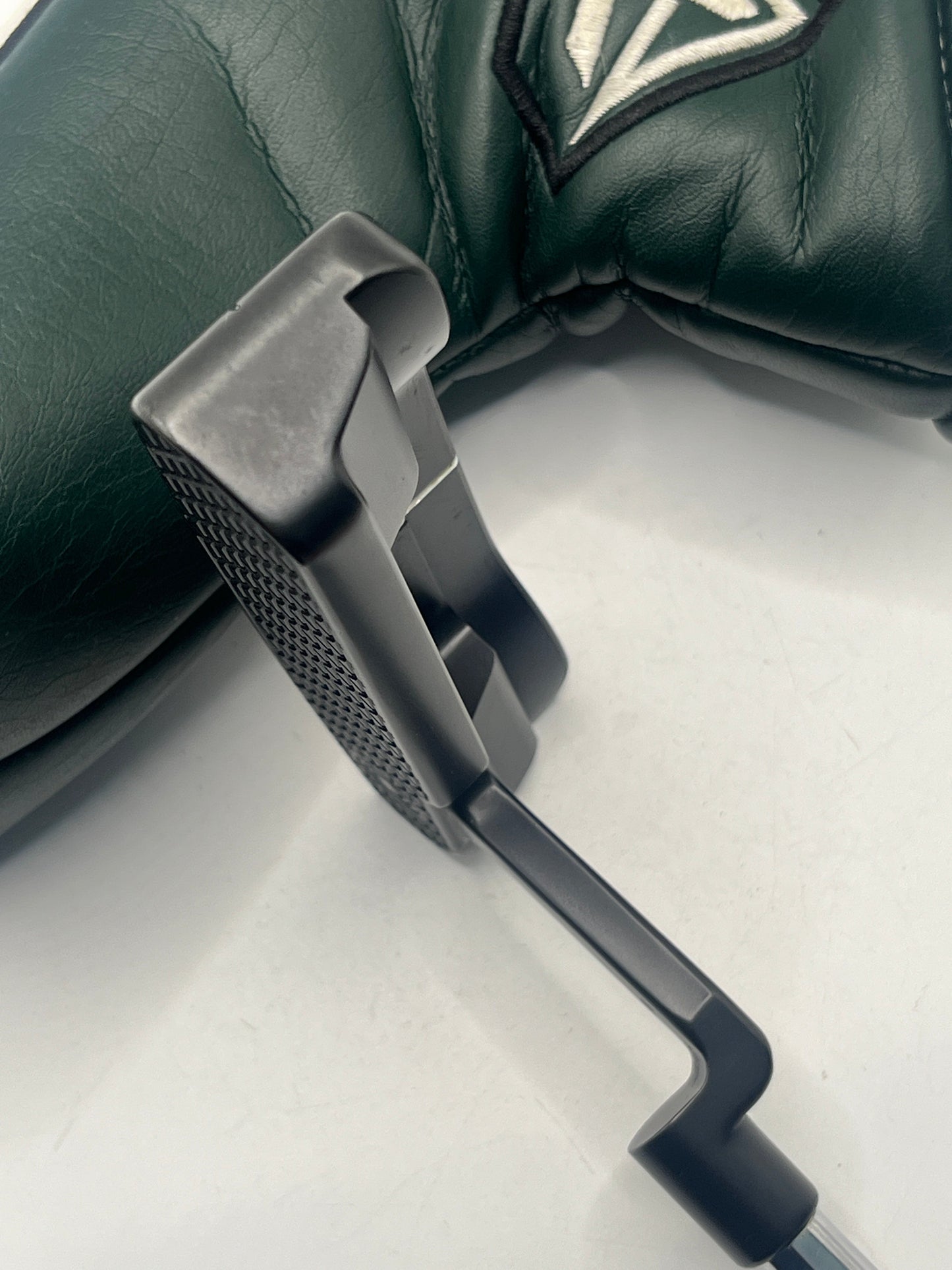 Odyssey Toulon Design Madison 2022 Putter / 34.0 Inches / Excellent Condition