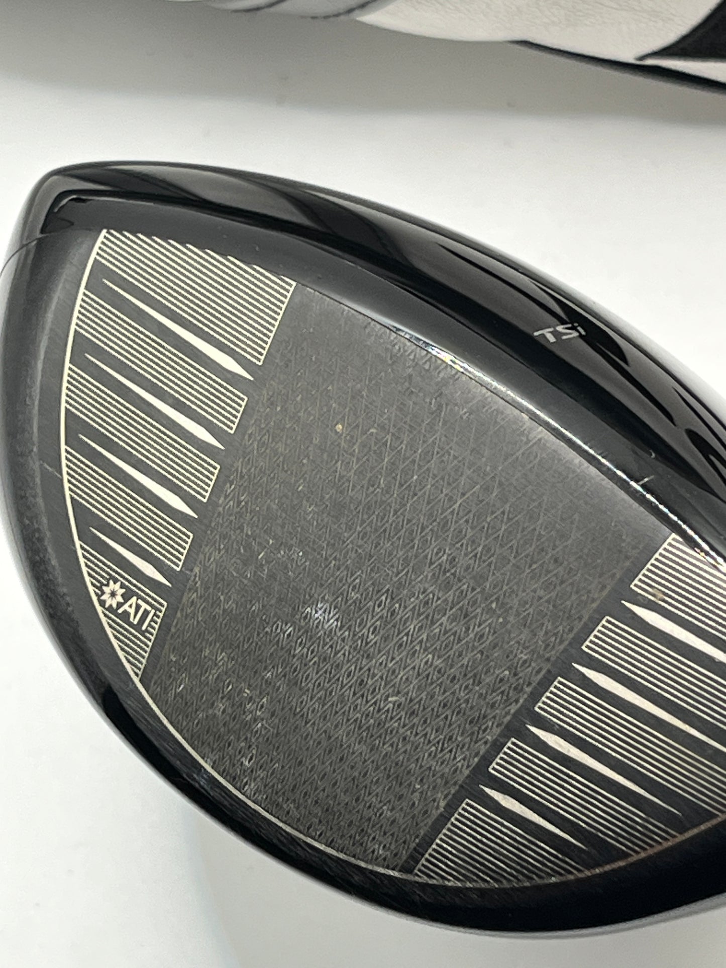 Titleist TSi4 Driver / 9 Degree / Head and Headcover Only
