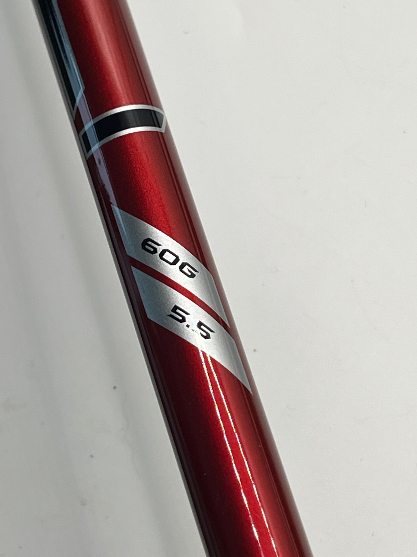 Titleist GT2 #5 Wood / 18 Degree / Regular Flex / Denali Red 60