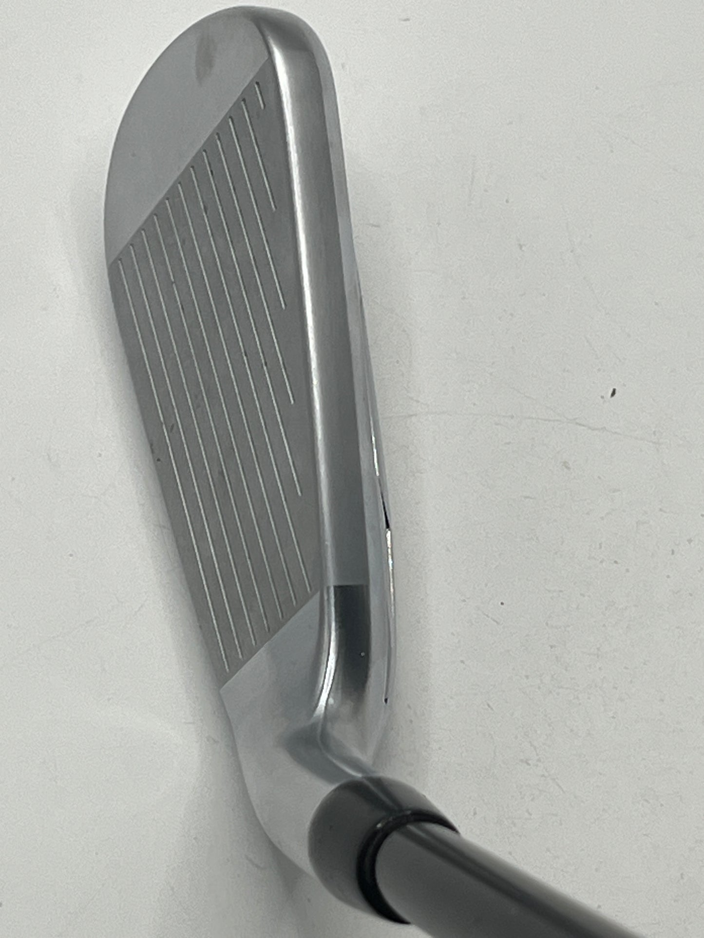 Titleist U505 Utility #3 Iron / 20 Degree / Stiff Flex / HZRDUS Smoke RDX Black