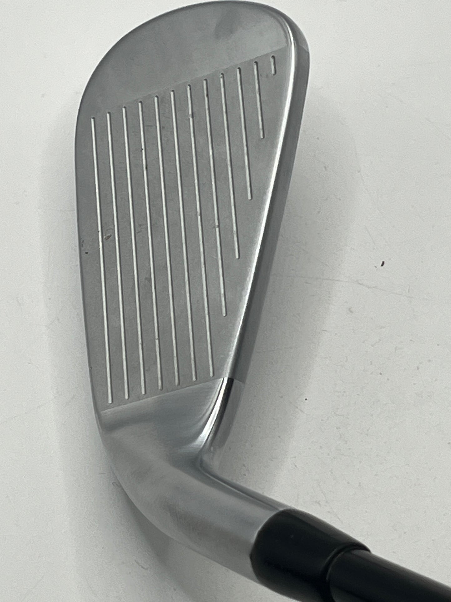 Titleist U505 Utility #3 Iron / 20 Degree / Stiff Flex / HZRDUS Smoke RDX Black