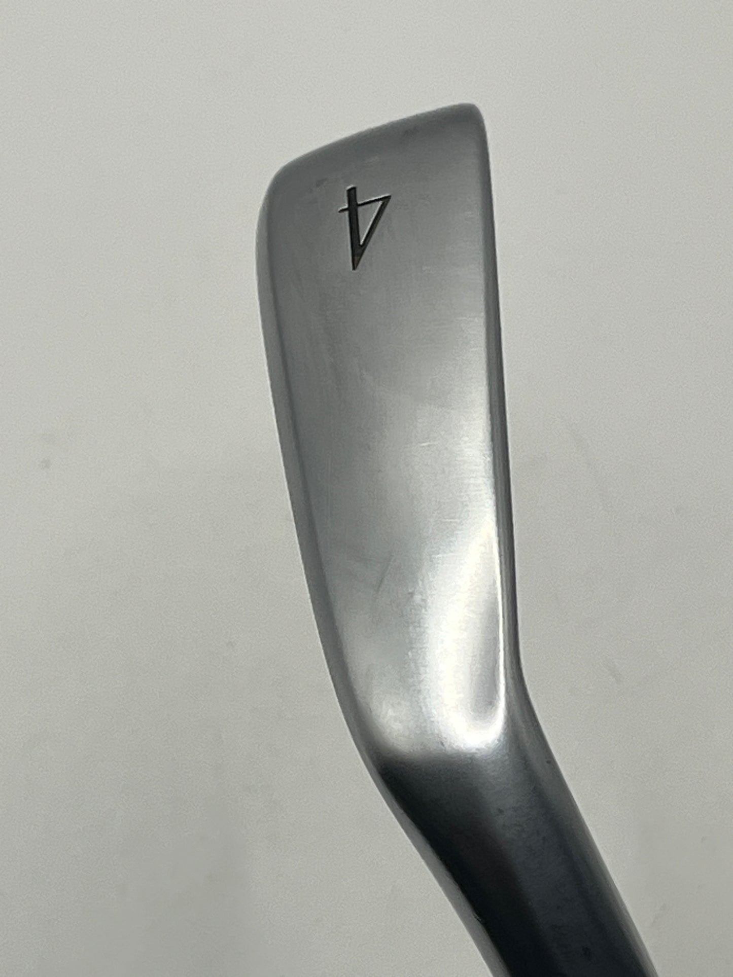 Titleist U505 (2025) Utility #4 Iron / 22 Degree / Stiff Flex / HZRDUS Gen 5 Black