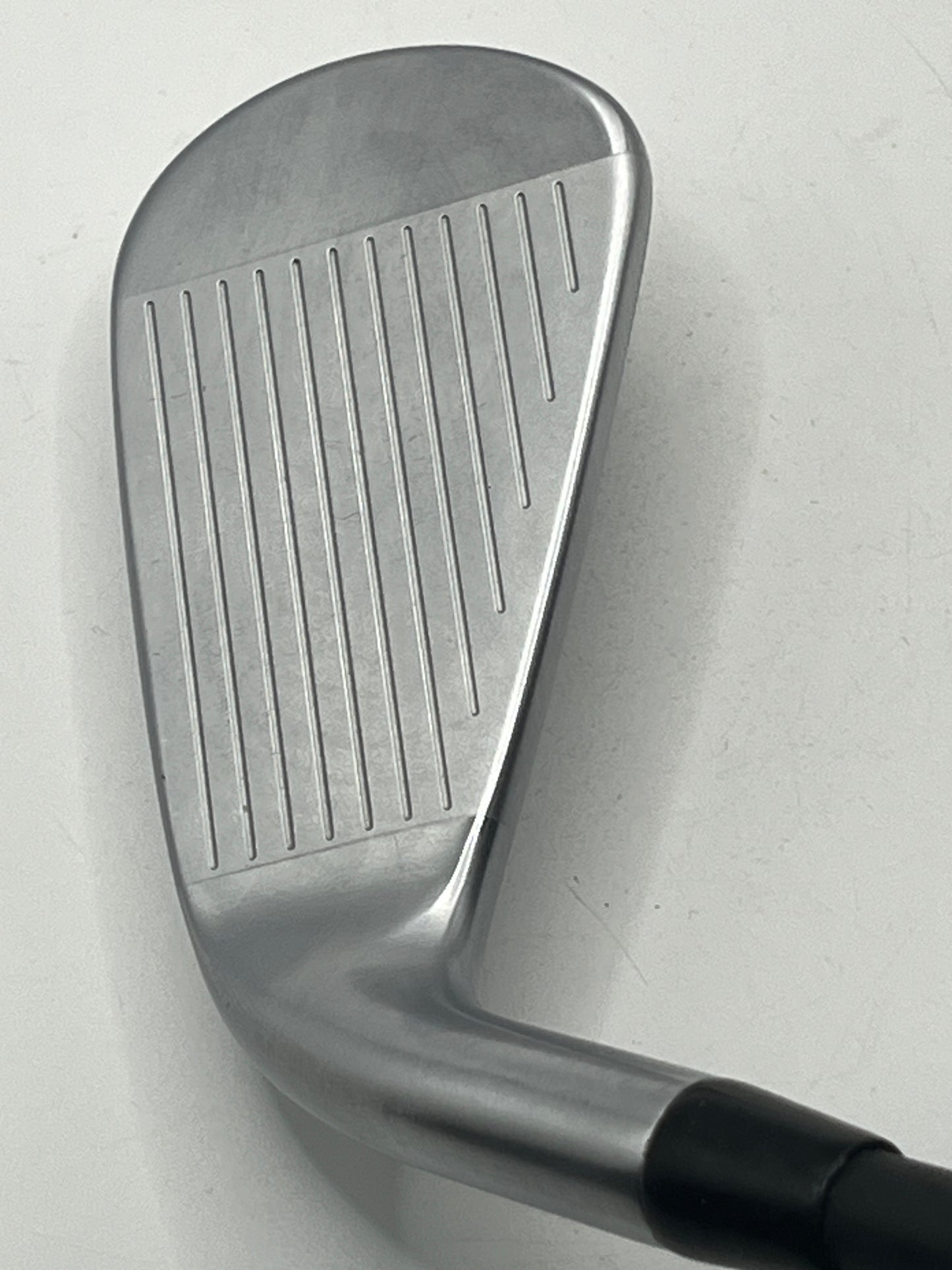 Titleist U505 (2025) Utility #4 Iron / 22 Degree / Stiff Flex / HZRDUS Gen 5 Black