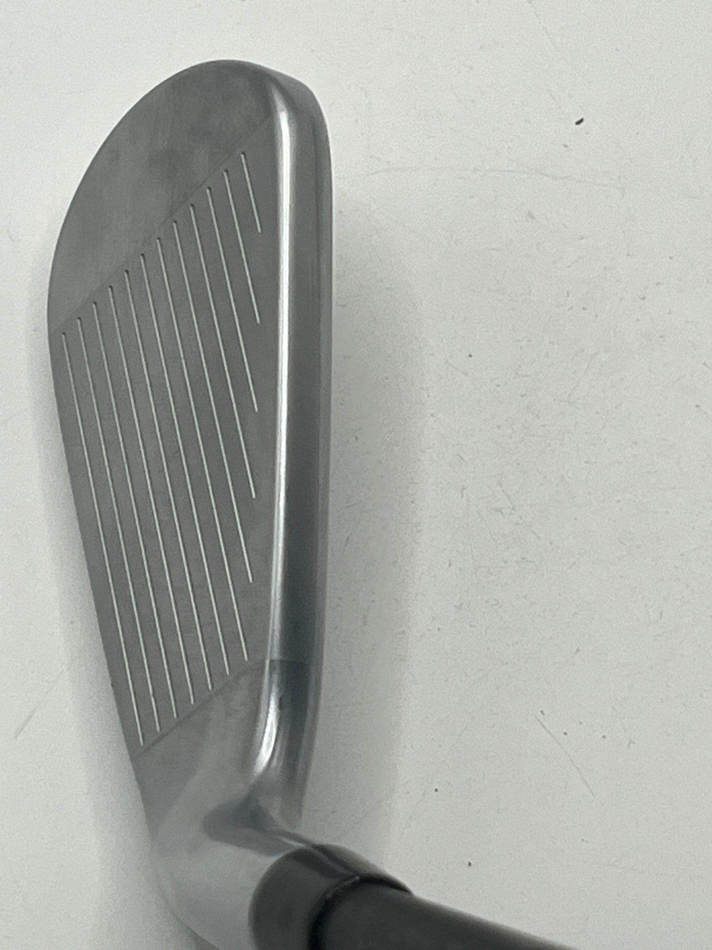 Titleist U505 (2025) Utility #4 Iron / 22 Degree / Stiff Flex / HZRDUS Gen 5 Black