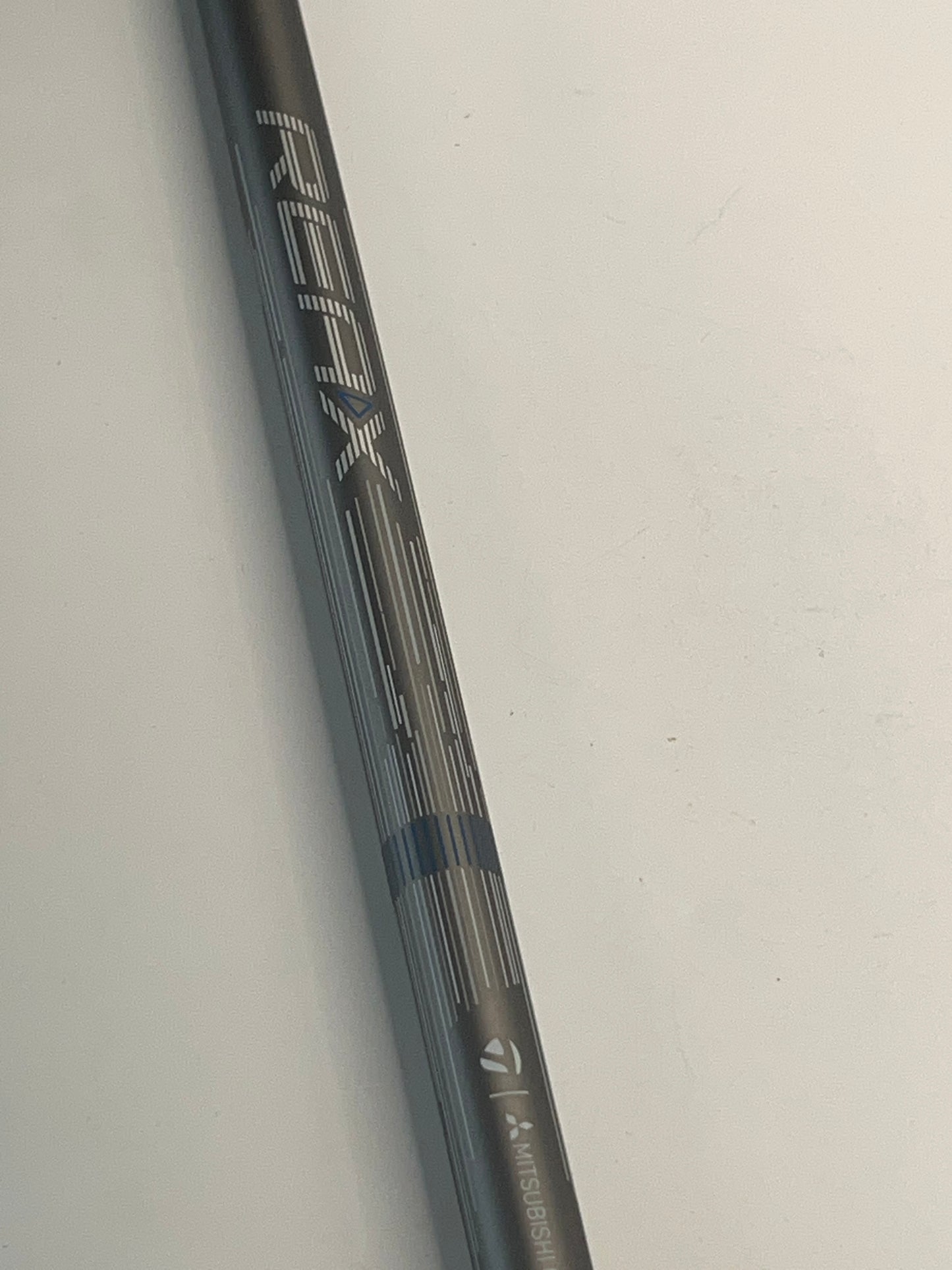 Mitsubishi REAX Blue 40 Driver Shaft / Regular Flex / Taylormade Adapter