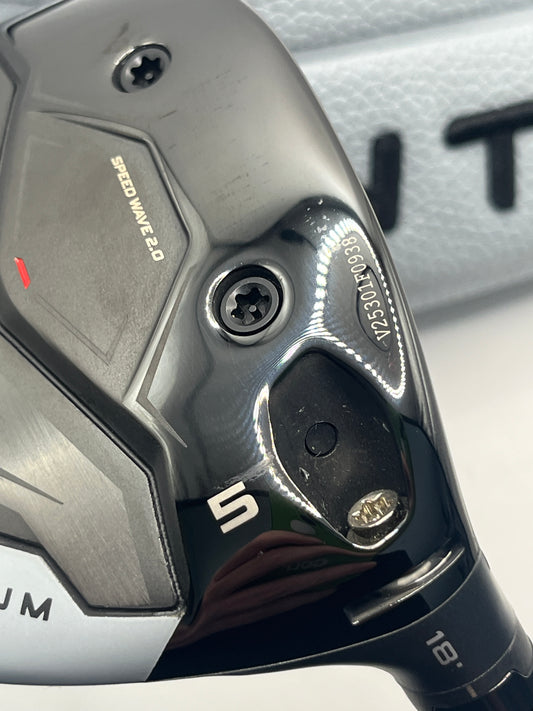 Callaway Quantum MAX D #5 Wood / 18 Degrees/ Regular Flex / Denali Frost Silver