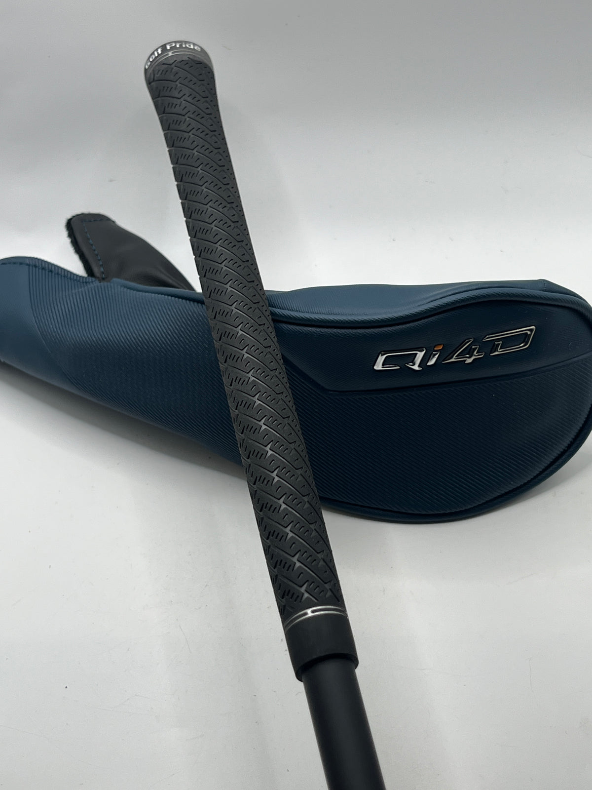 Taylormade Qi4D #4 Hybrid / 22 Degree / Regular Flex / REAX 65