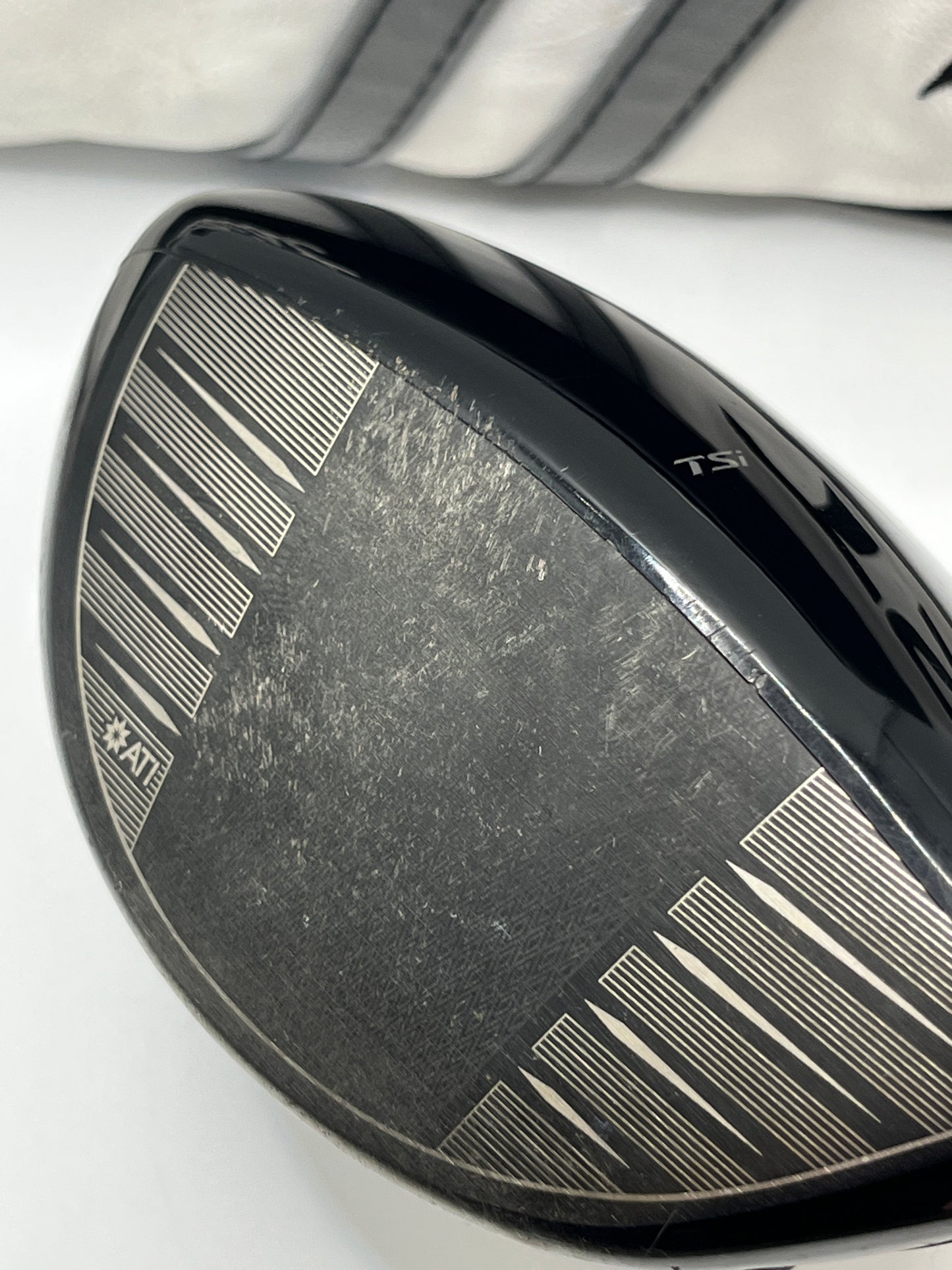 Titleist TSi3 Driver / 9 Degree / Head and Headcover Only