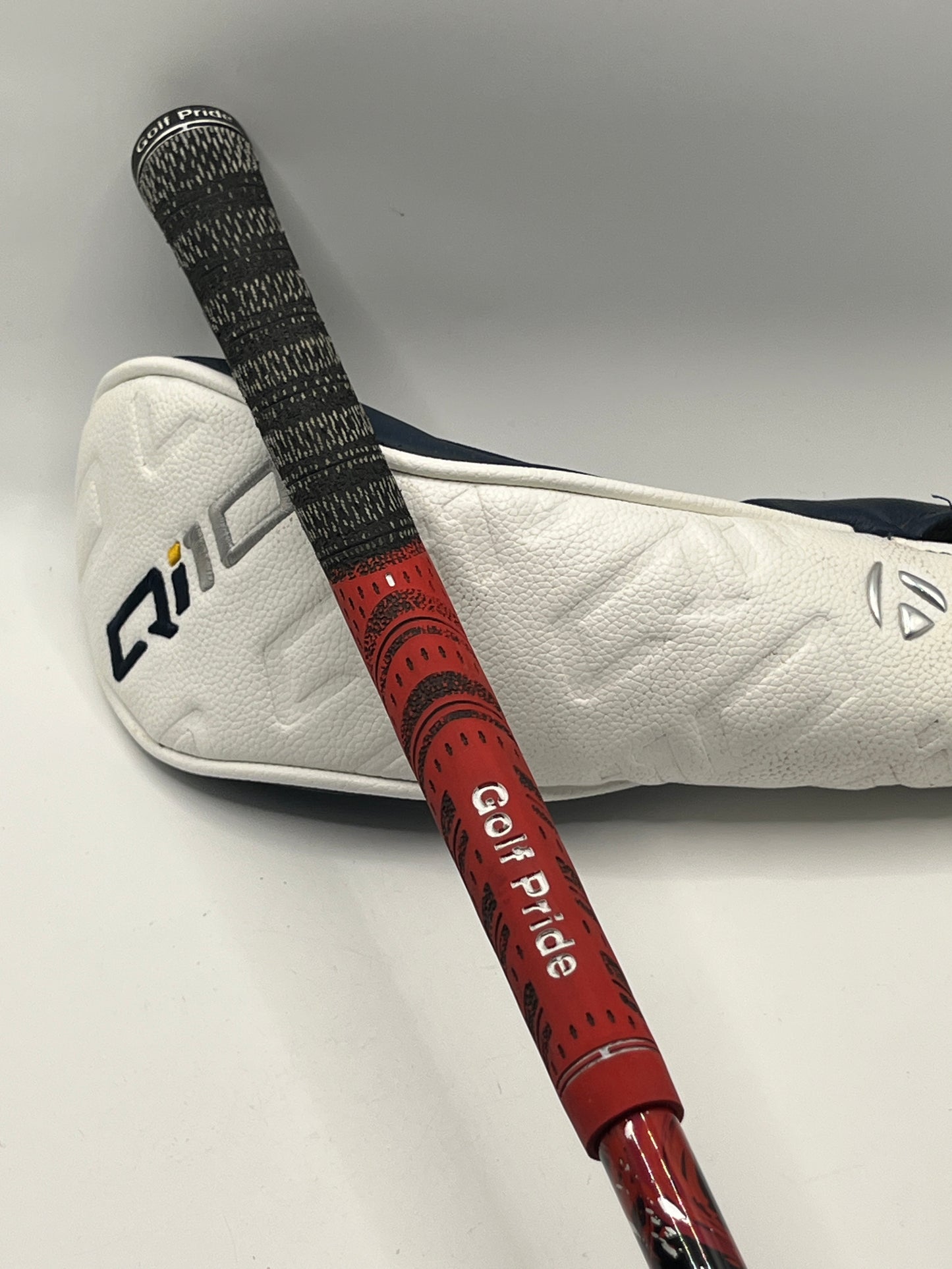 Taylormade Qi10 Tour #3 Hybrid / 19.5 Degree / Stiff Flex / Kai'li Red 85HY