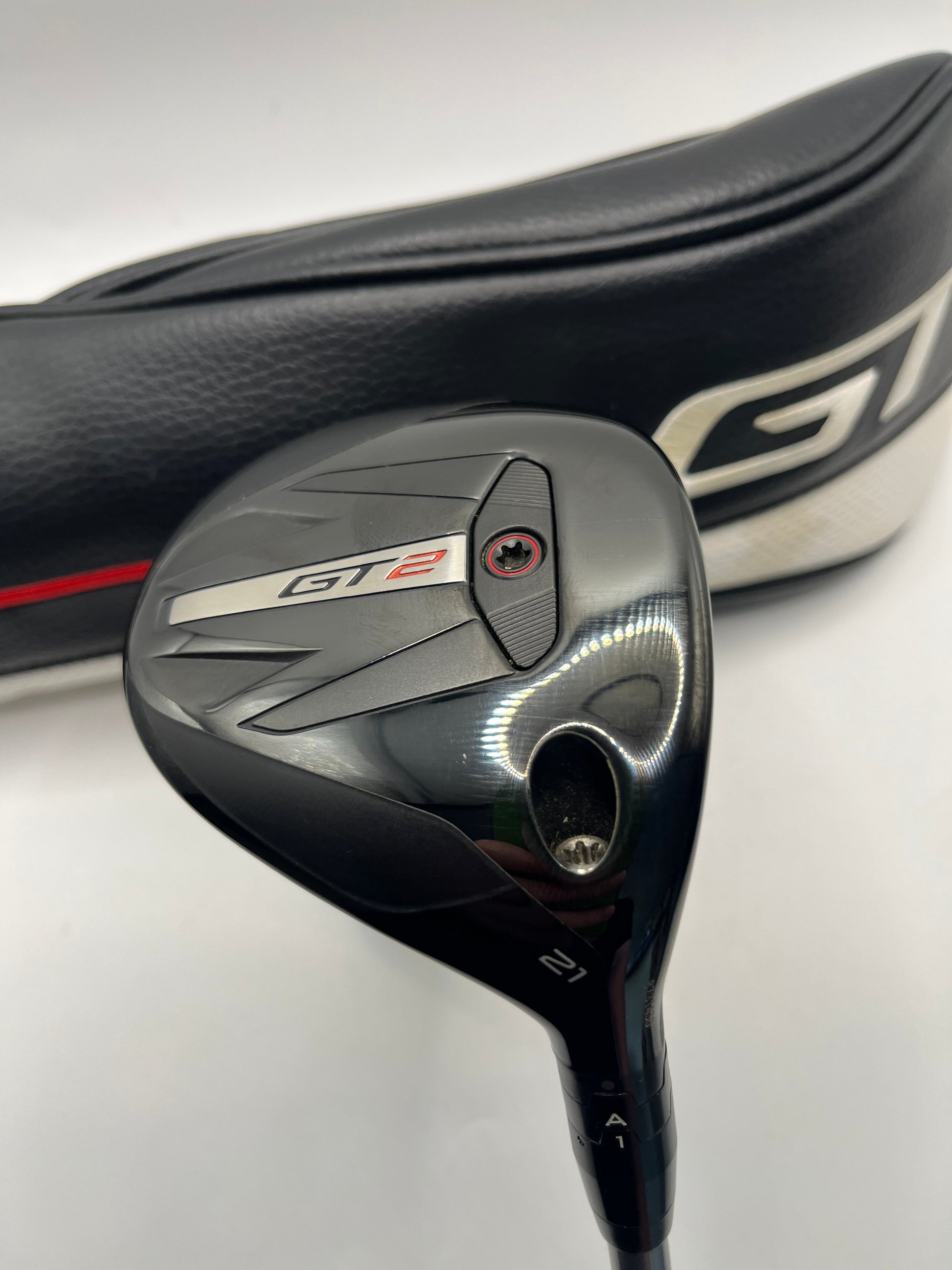 Titleist GT2 7 Wood with Graphite Design Tour AD UB Senior Flex Shaft and Titleist GT Headcover